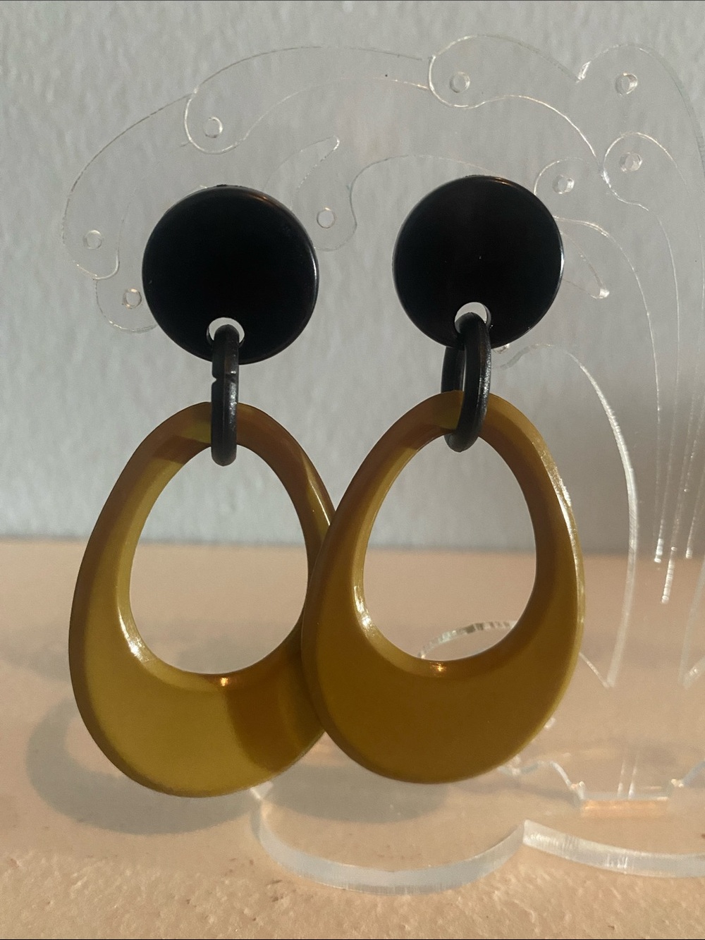 Stylish Vintage 80’s Y2K Olive Green Hoop Drop Earrings - Women Jewelry